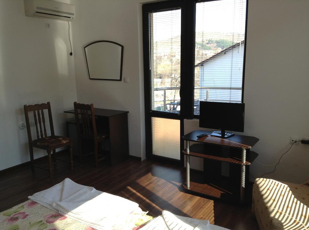 Guest House Luchi Varshets  Exterior foto