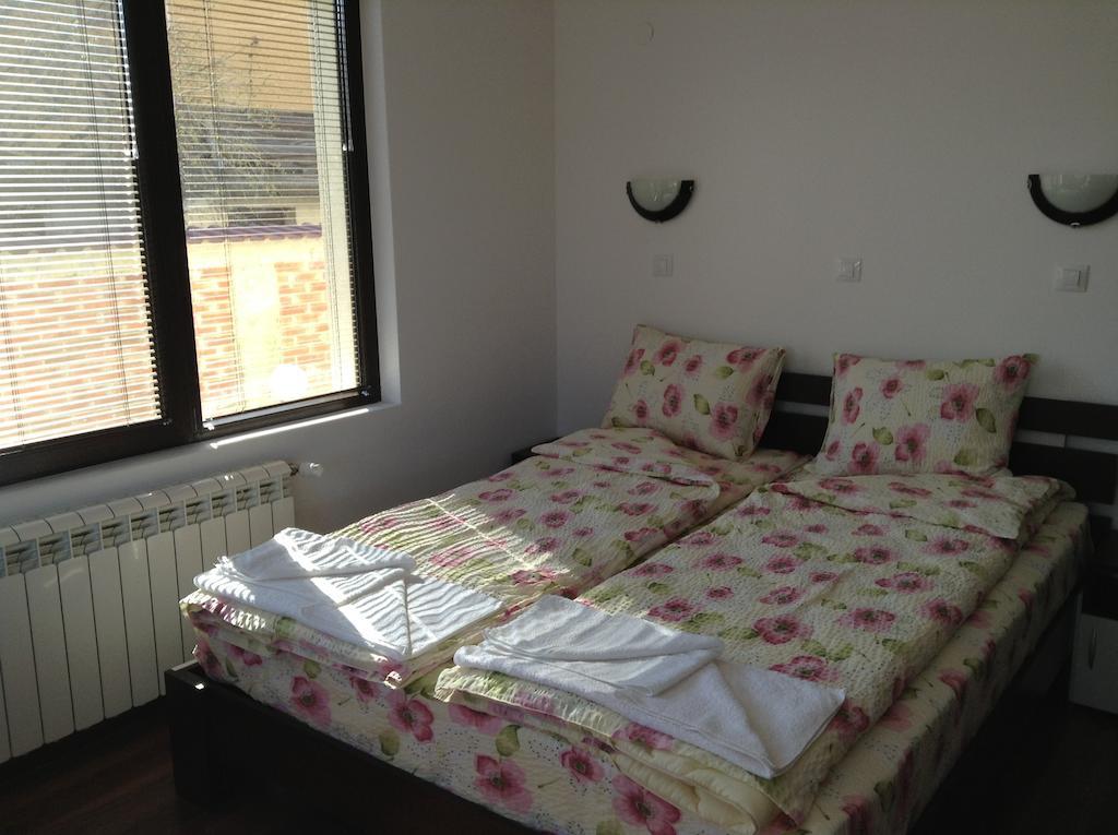 Guest House Luchi Varshets  Habitación foto